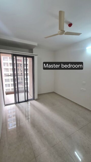 Room in 3 BHK Apartment at Vilas Javdekar Yashwin Enchante, Kharadi – for Rent