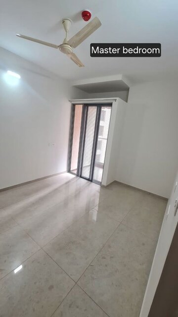 Room in 3 BHK Apartment at Vilas Javdekar Yashwin Enchante, Kharadi – for Rent