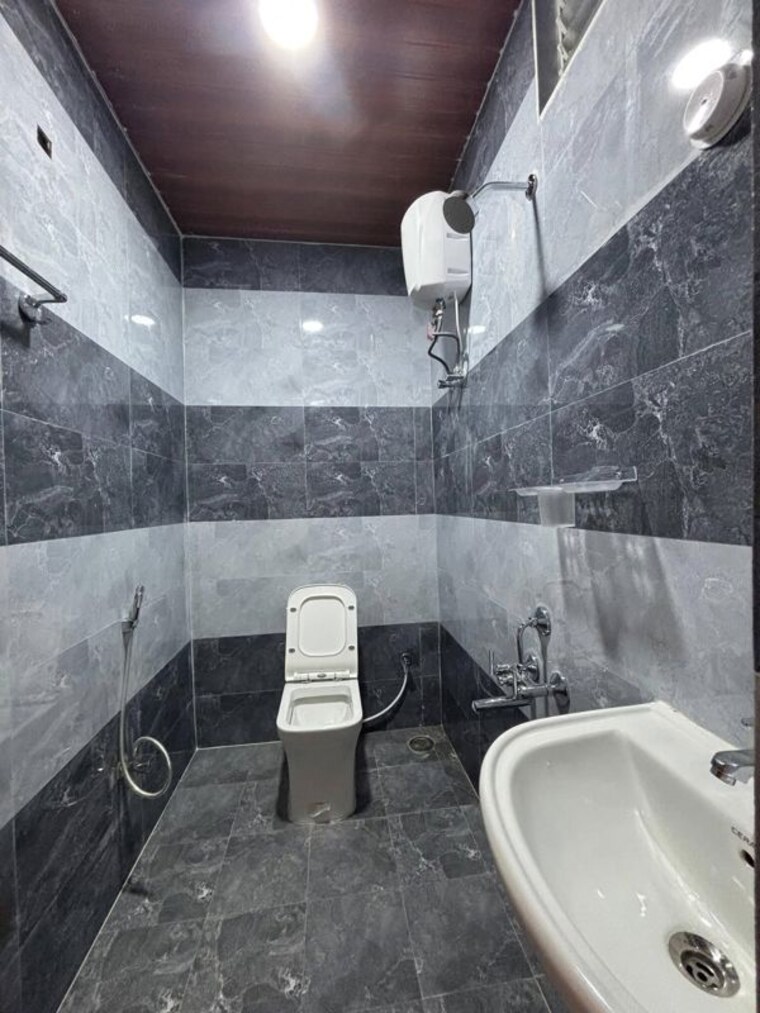 Bathroom, kondapur 3.5 Bedroom 1850 Sq.Ft. Apartment In Kondapur Hyderabad 9748086