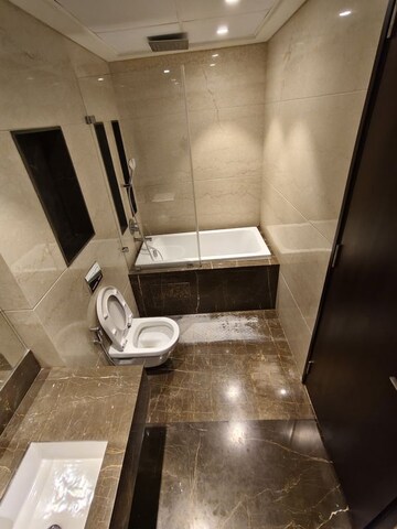 Bathroom in 3.5 BHK Apartment at Lokhandwala Minerva Mahalaxmi, Mahalaxmi – for Rent