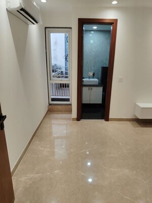 Room in 3 BHK Builder Floor at Hauz Khas – for Sale