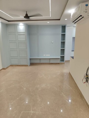 Room in 3 BHK Builder Floor at Hauz Khas – for Sale