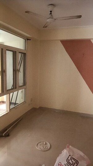 Room in 2 BHK Builder Floor at Crossing Republik, Crossing Republic – for Sale