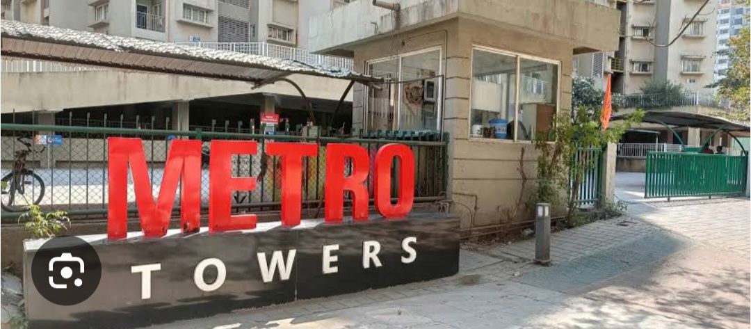 Studio  400 Sq.Ft. Apartment in Amanora Metro Tower