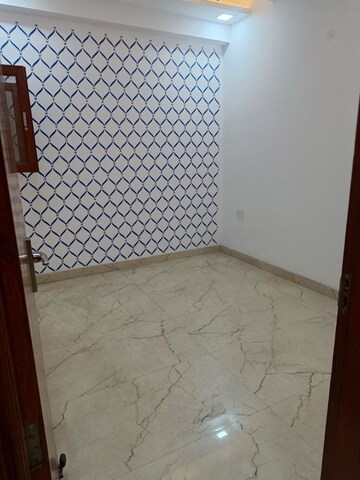 Room in 2 BHK Apartment at Shiva Shish Apartment, Naya Ganj – for Sale