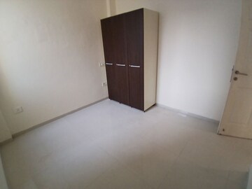 Room in 4 BHK Builder Floor at Emaar MGF Emerald Hills, Sector 65 – for Rent