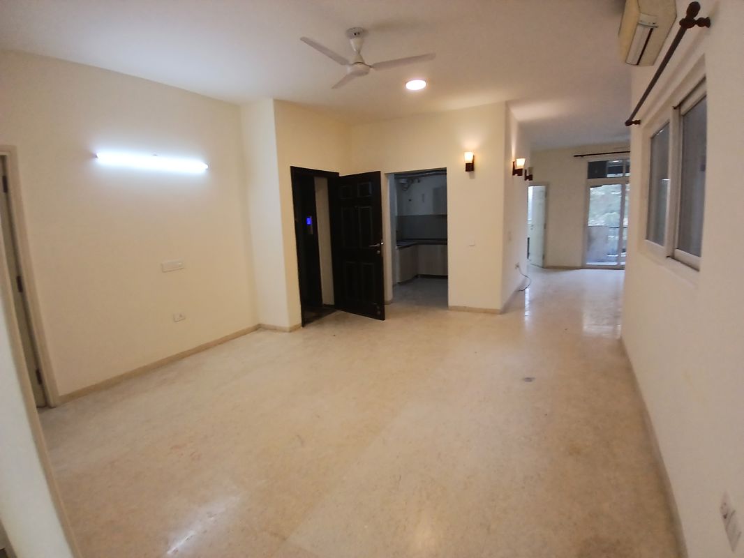 4 BHK + Extra Room Builder Floor For Rent in Emaar MGF Emerald Hills