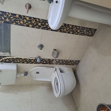 Attached Bathroom in 1 BHK Apartment at Kingston Classic, Malad West – for Sale