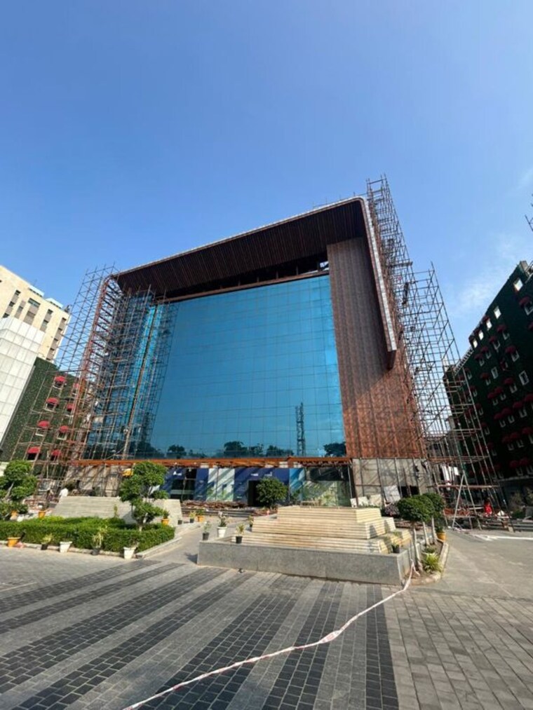 Exterior View, logix-techno-park Commercial Office Space 1000 Sq.Ft. In Sector 127 Noida 9748251