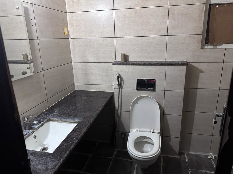 Bathroom, aura-homes 3 Bedroom 1625 Sq.Ft. Apartment In Patiala Road Zirakpur 9748272