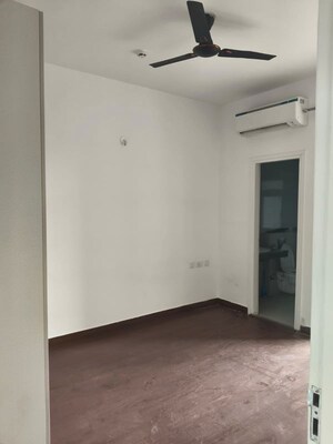 Room in 3 BHK Apartment at Mapsko Mount Ville, Sector 79 – for Rent