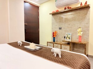 Furnished Amenities in 4 BHK Apartment at Vaishali Nagar – for Sale