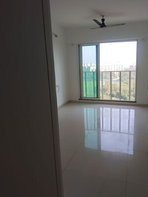 2 BHK Apartment For Sale in Rustomjee Urbania Aurelia, Thane West