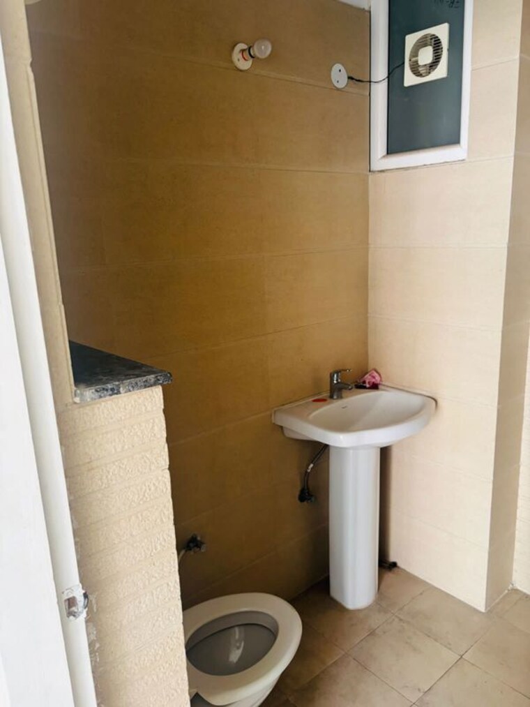 Bathroom, patiala road 3 Bedroom 1550 Sq.Ft. Builder Floor In Patiala Road Zirakpur 9748403