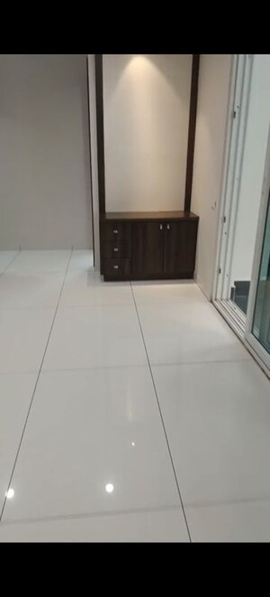 Room in 4 BHK Apartment at Aparna Sarovar Grande, Nallagandla – for Rent