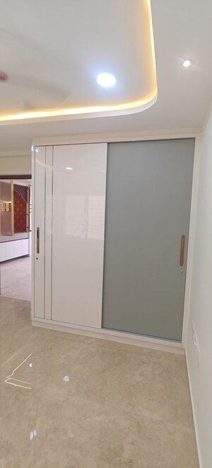 Room in 3 BHK Apartment at Aditya Empress Towers, Shaikpet – for Rent