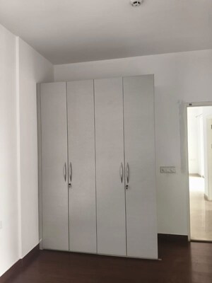 Room in 3 BHK Apartment at Mapsko Mount Ville, Sector 79 – for Rent