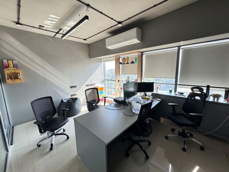 Team Area, shilp-corporate-park Commercial Office Space 4207 Sq.Ft. In Bodakdev Ahmedabad 9748450