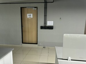 Room in  Office Space at Shilp Corporate Park, Bodakdev – for Rent