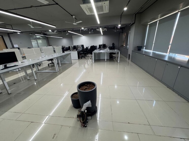 Team Area, shilp-corporate-park Commercial Office Space 4207 Sq.Ft. In Bodakdev Ahmedabad 9748504