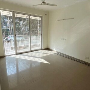 Room in 3.5 BHK Builder Floor at Ansal API Esencia Wood Winds, Sector 67a – for Rent