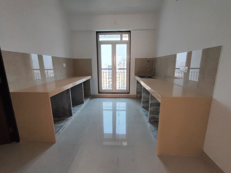 Room, sheth-avalon 4 Bedroom 1800 Sq.Ft. Apartment In Laxmi Nagar Thane 9748717