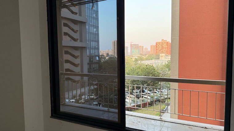 Room, shivam-trade-center Commercial Office Space 1748 Sq.Ft. In Ambli Ahmedabad 9748719