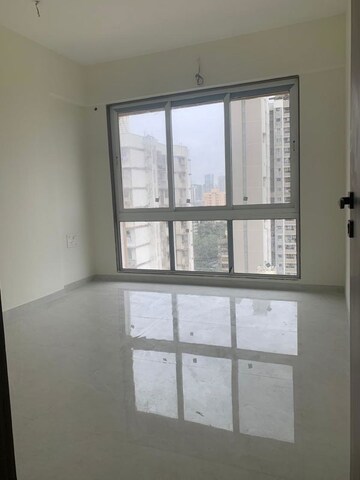 Room in 2 BHK Apartment at Shraddha Elite, Borivali West – for Rent