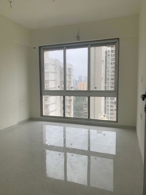 Room in 2 BHK Apartment at Shraddha Elite, Borivali West – for Rent
