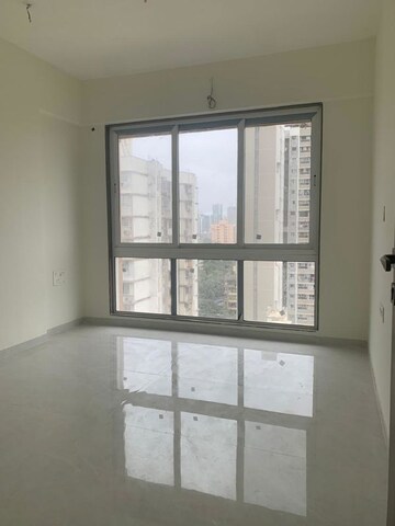 Room in 2 BHK Apartment at Shraddha Elite, Borivali West – for Rent