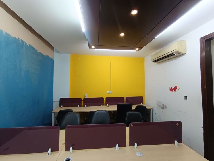 Living Room, sector 2 Commercial Office Space 1350 Sq.Ft. In Sector 2 Noida 9748853