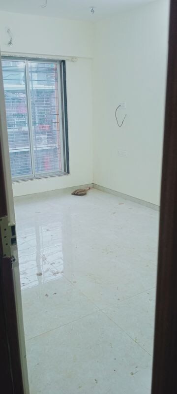 Room in 1 BHK Apartment at Bindra Complex, Andheri East – for Rent