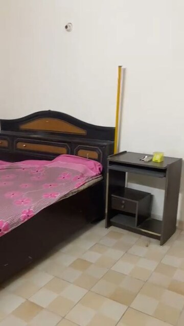 Room in 2 BHK Apartment at BPTP Princess Park, Sector 86 – for Rent