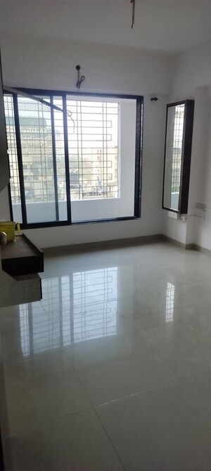 Room in 2 BHK Apartment at Deep Tower, Andheri West – for Rent