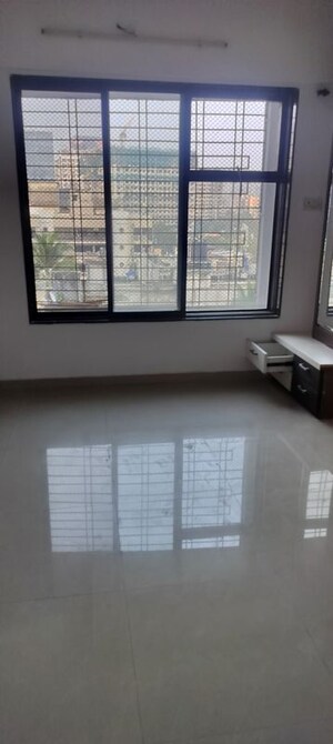 Room in 2 BHK Apartment at Deep Tower, Andheri West – for Rent
