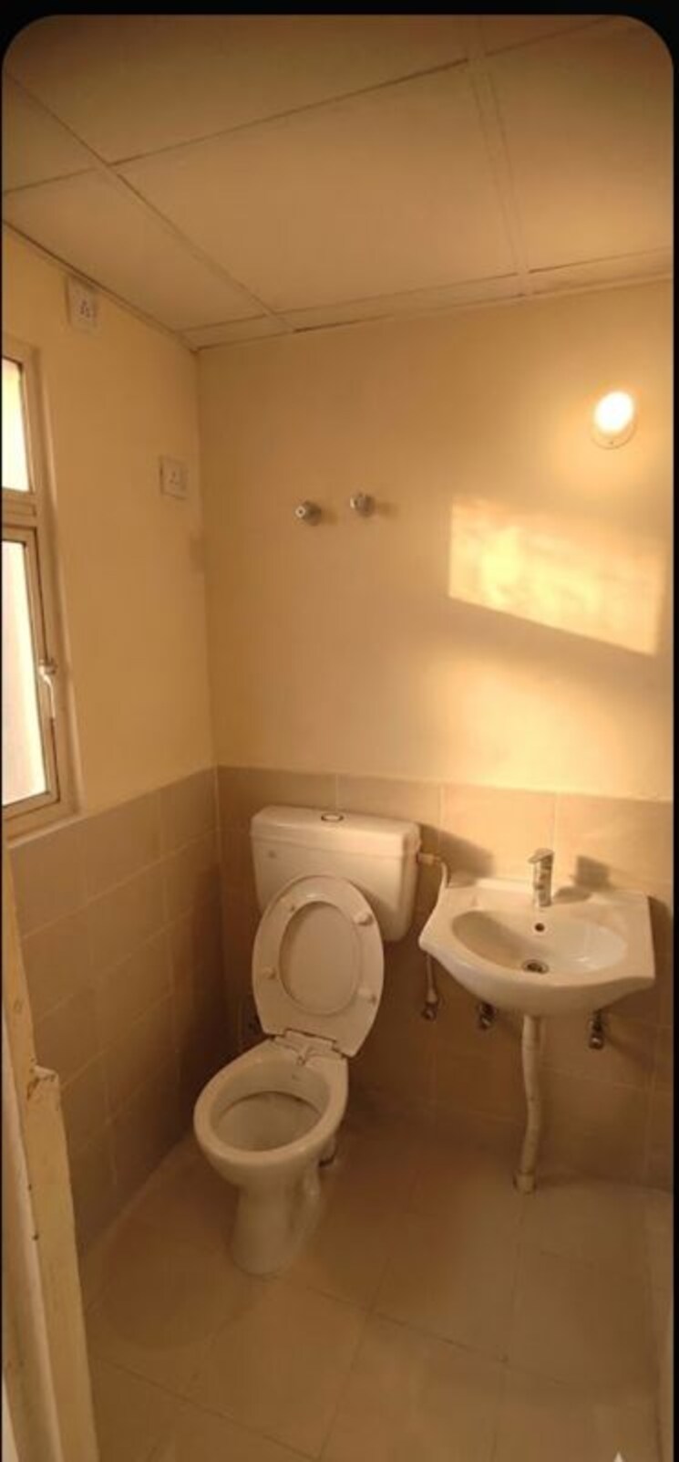 Bathroom, bptp-park-grandeura 2 Bedroom 899 Sq.Ft. Apartment In Sector 82 Faridabad 9749002