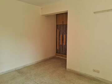 Room in 4 BHK Builder Floor at CHD Avenue 71, Sector 71 – for Rent