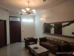 2 BHK Builder Floor For Rent in Saket