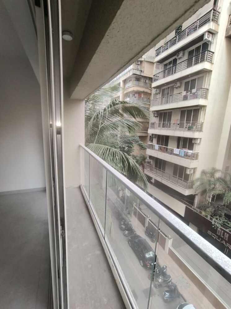 Balcony, juhu-gulmohar-chs 3.5 Bedroom 1350 Sq.Ft. Apartment In Vile Parle West Mumbai 9749041
