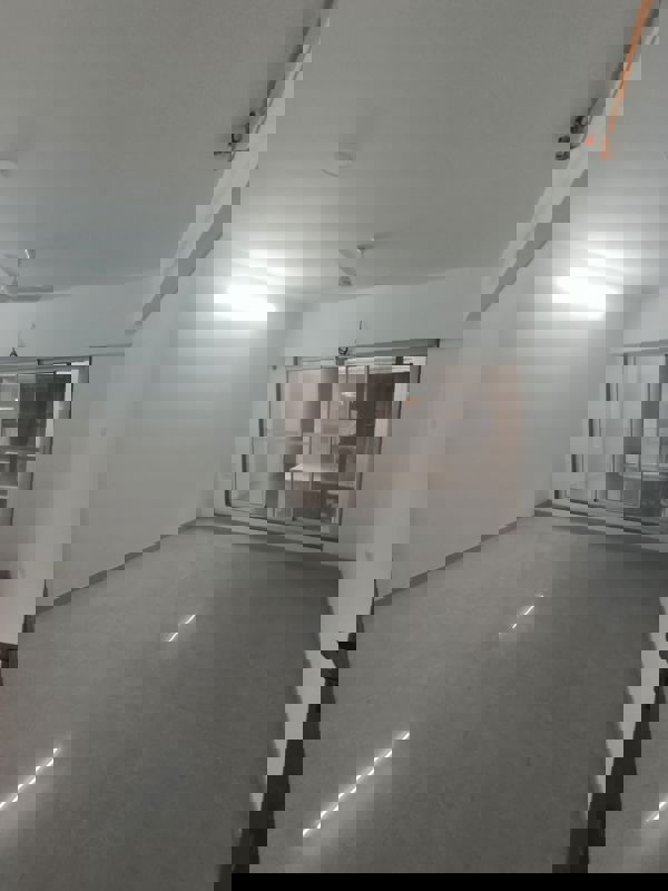 3.5 BHK + Pooja Room Apartment For Rent in Juhu Gulmohar CHS