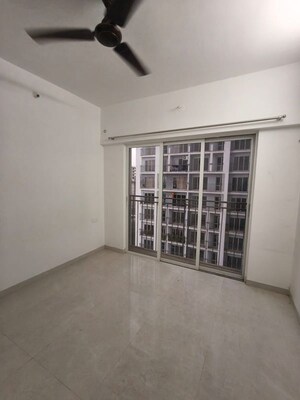 Room in 1 BHK Apartment at Godrej Vihaa, Badlapur East – for Rent