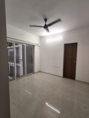Room in 1 BHK Apartment at Godrej Vihaa, Badlapur East – for Rent