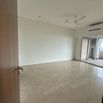Room in 3 BHK Apartment at Lokhandwala Minerva Mahalaxmi, Arthur rd – for Rent