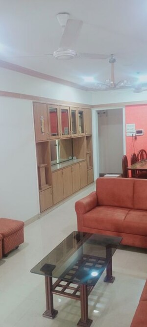 Room in 2 BHK Apartment at Takshila CHS, Andheri East – for Rent