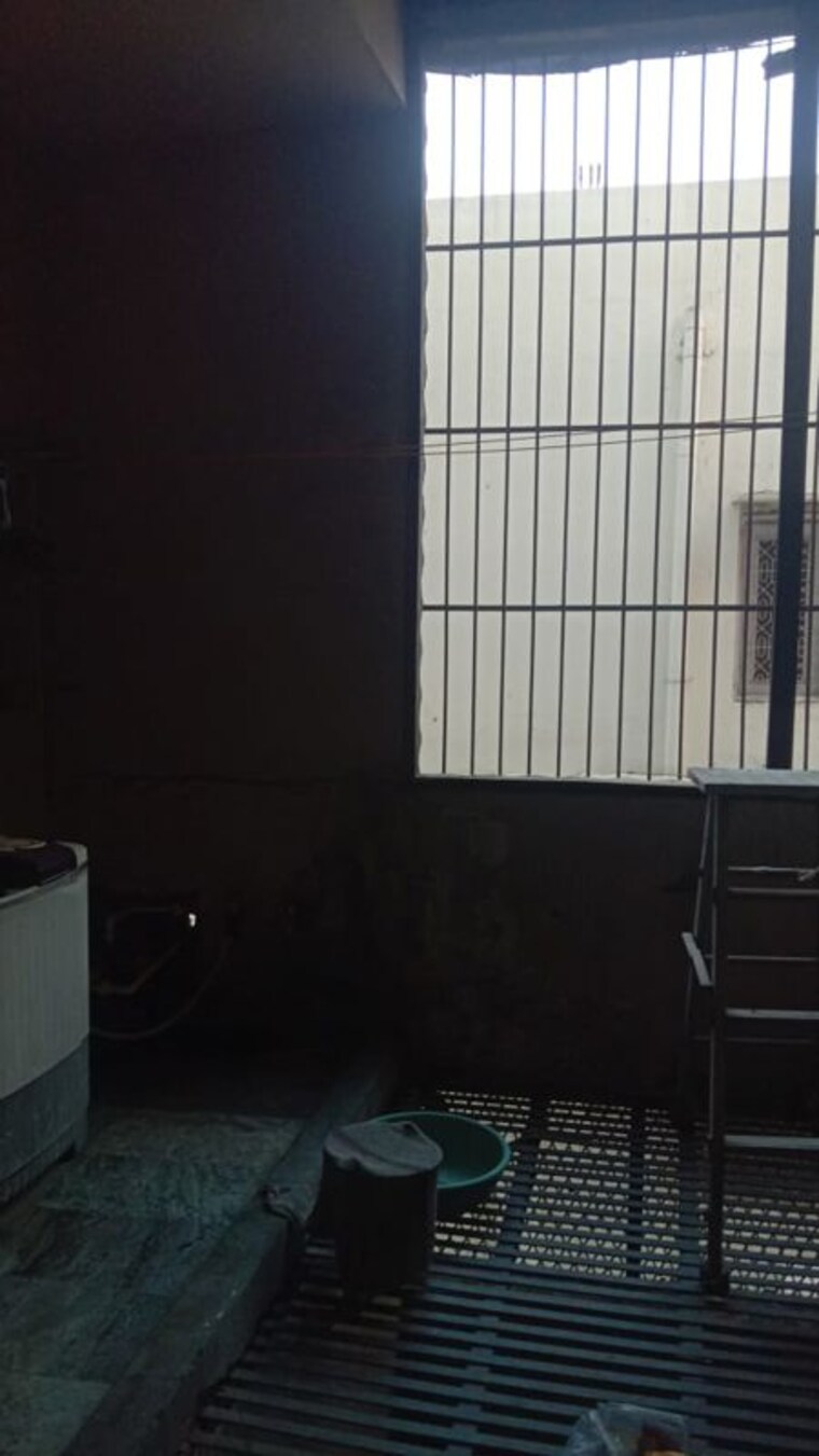 undefined, kavi nagar block b 3 Bedroom 200 Sq.Yd. Builder Floor In Kavi Nagar Block B Ghaziabad 9747026