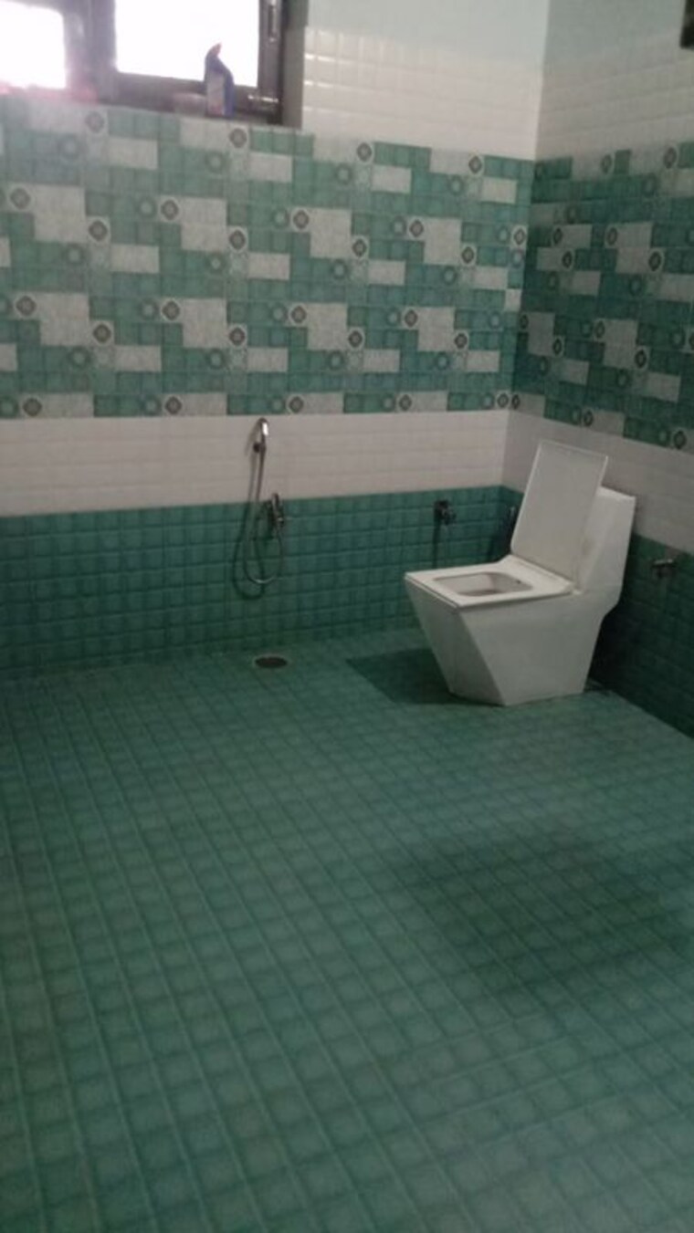 Bathroom, patel nagar 2.5 Bedroom 167 Sq.Yd. Independent House In Patel Nagar Ghaziabad 9746297