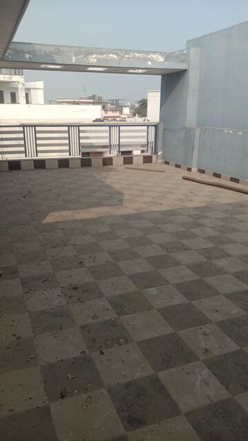 Parking in 5 BHK Builder Floor at Raj Nagar – for Sale