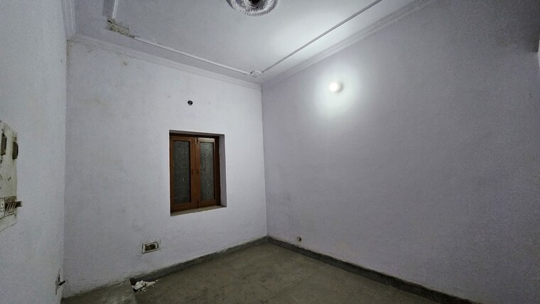 Master Bedroom, dilshad colony 2 Bedroom 800 Sq.Ft. Apartment In Dilshad Colony Delhi 9749468