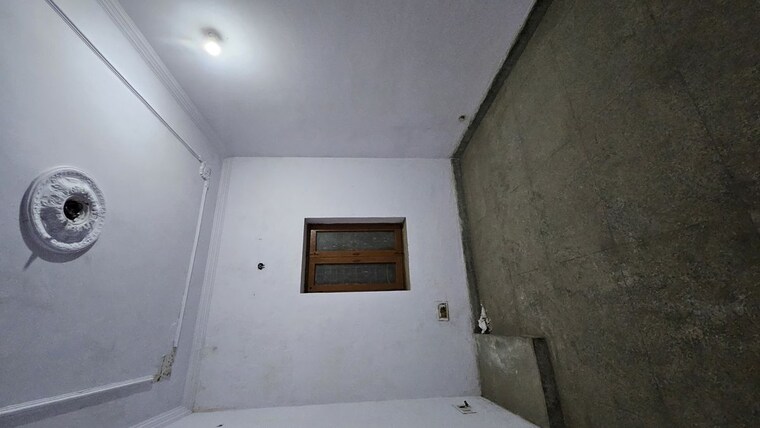 Bedroom, dilshad colony 2 Bedroom 800 Sq.Ft. Apartment In Dilshad Colony Delhi 9749468