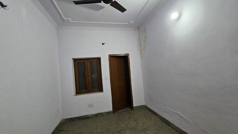 Room, dilshad colony 2 Bedroom 800 Sq.Ft. Apartment In Dilshad Colony Delhi 9749468